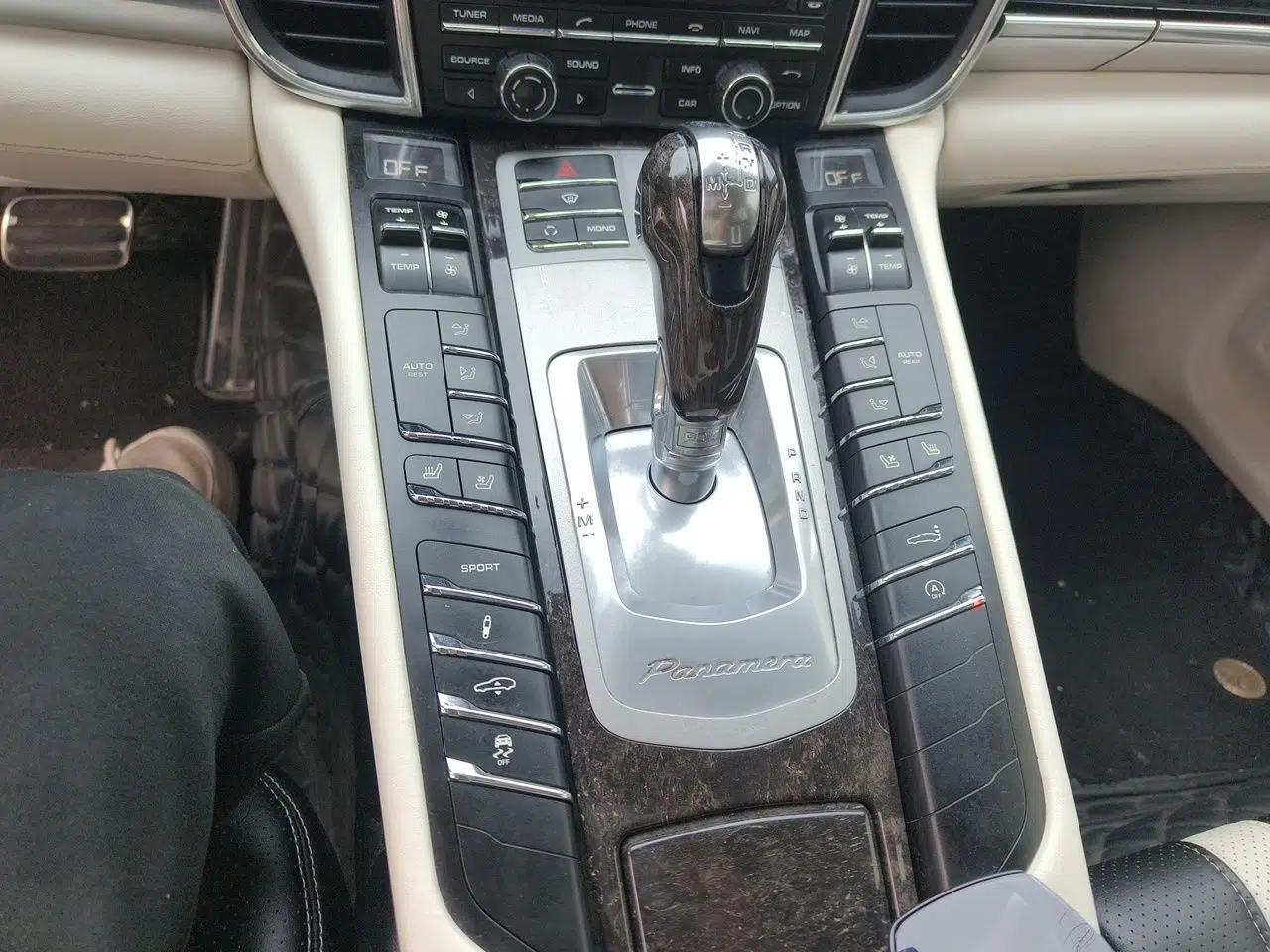 Porsche Panamera 2010 Panamera 4 3.6L — миниатюра 15