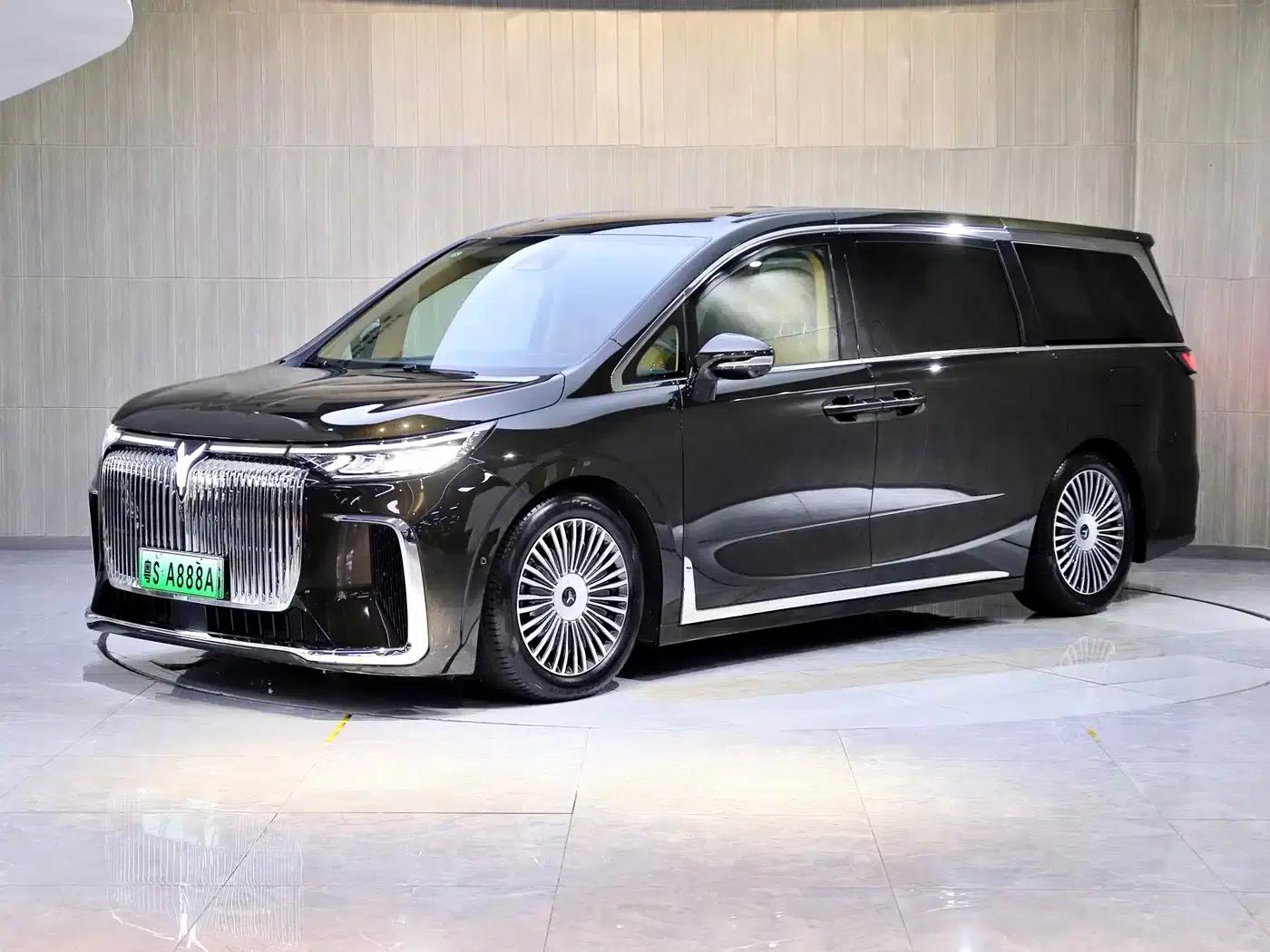 Voyah Dreamer 2025 PHEV AWD Flagship Kunpeng Edition — миниатюра 1