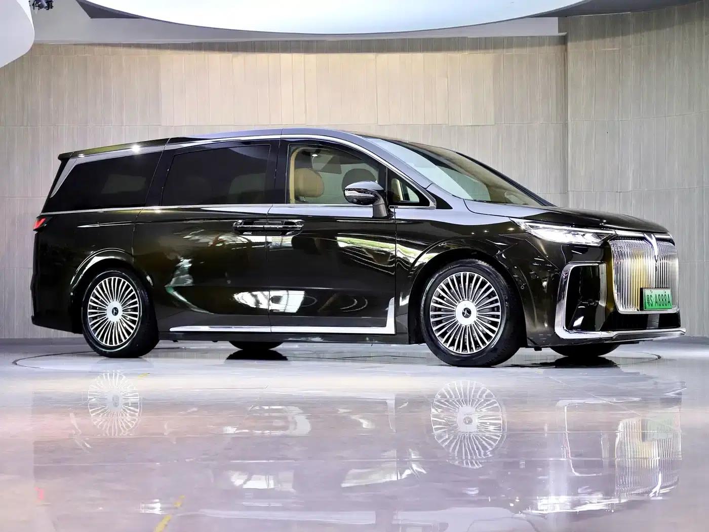 Voyah Dreamer 2025 PHEV AWD Flagship Kunpeng Edition — миниатюра 2