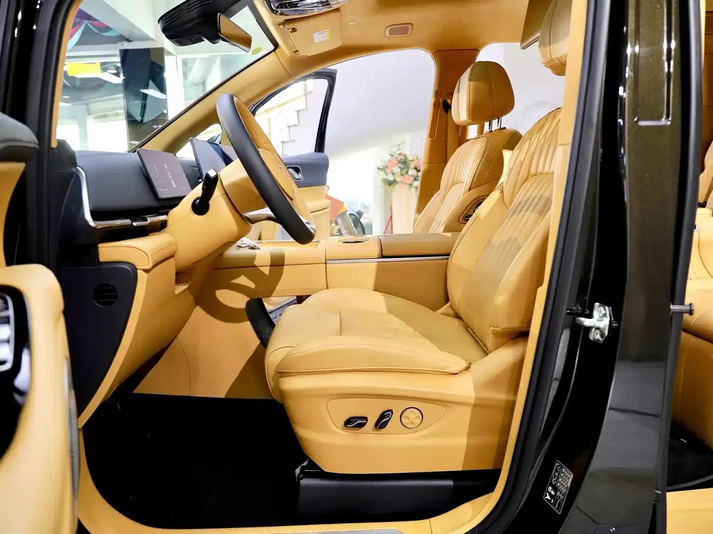 Voyah Dreamer 2025 PHEV AWD Flagship Kunpeng Edition — миниатюра 11