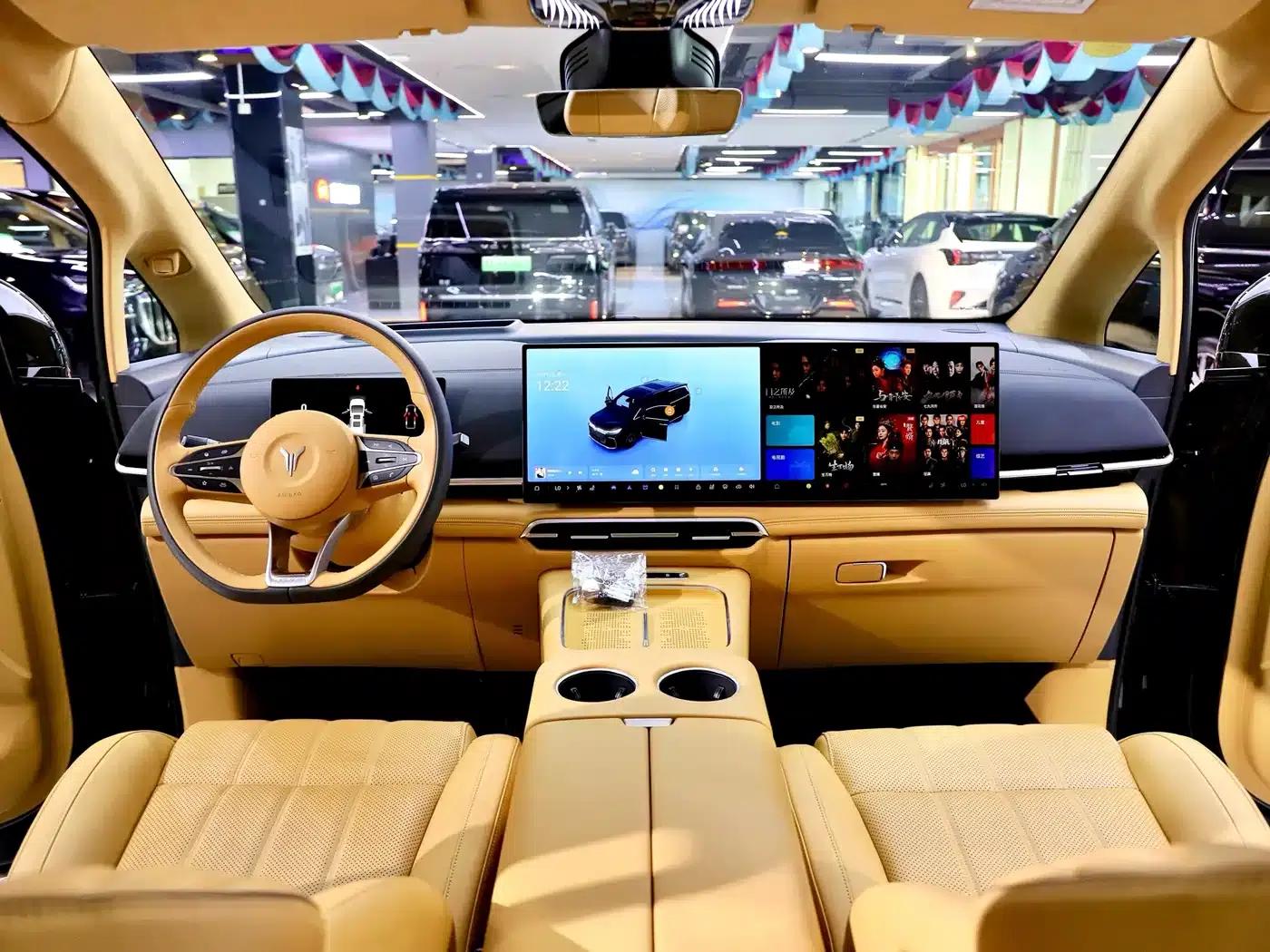Voyah Dreamer 2025 PHEV AWD Flagship Kunpeng Edition — миниатюра 13