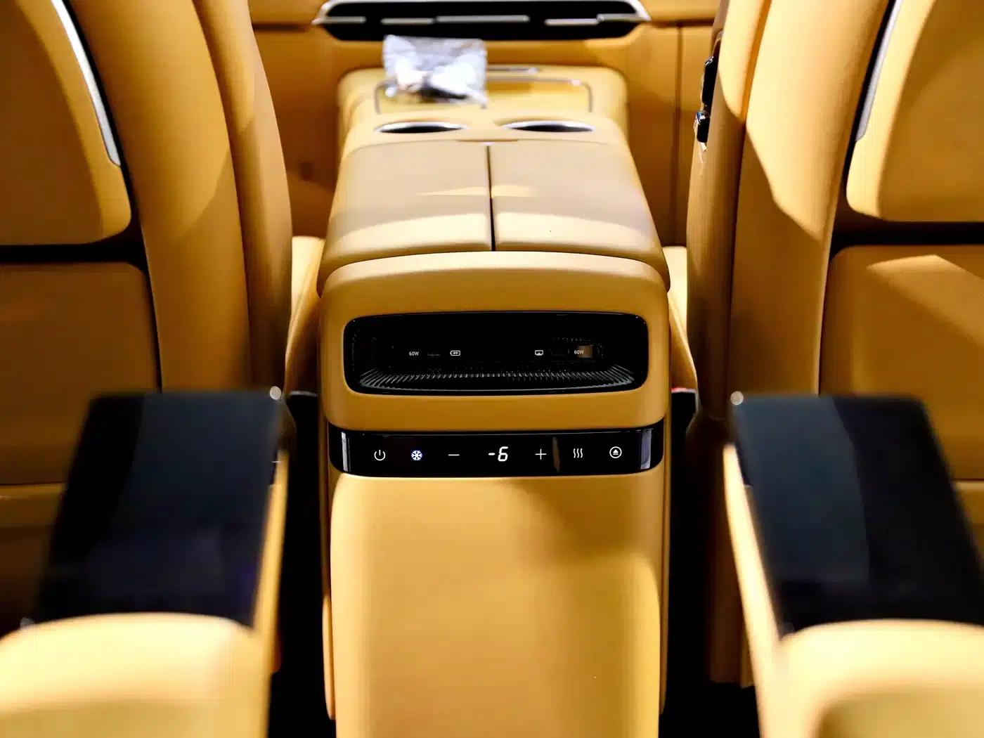 Voyah Dreamer 2025 PHEV AWD Flagship Kunpeng Edition — миниатюра 20