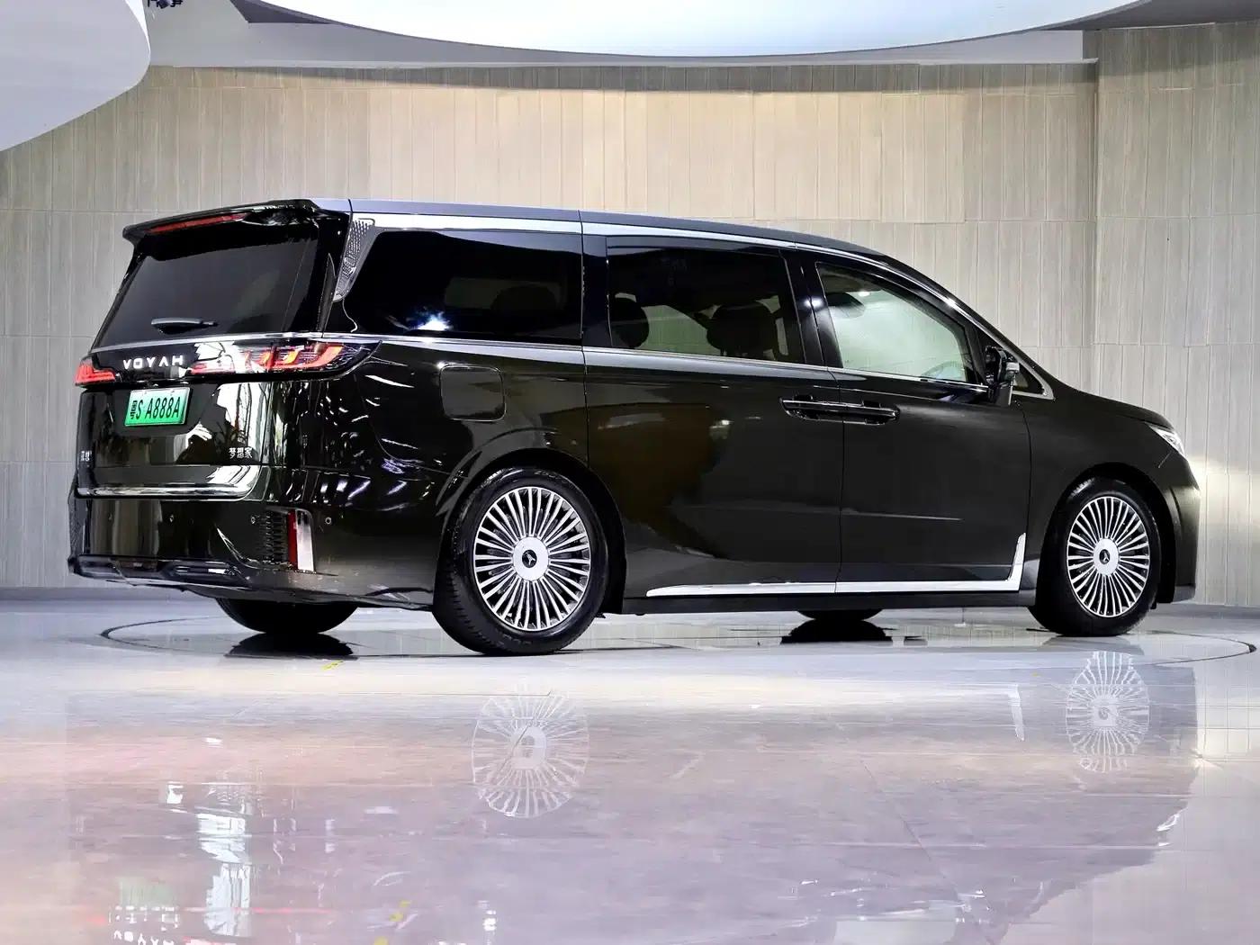 Voyah Dreamer 2025 PHEV AWD Flagship Kunpeng Edition — миниатюра 3