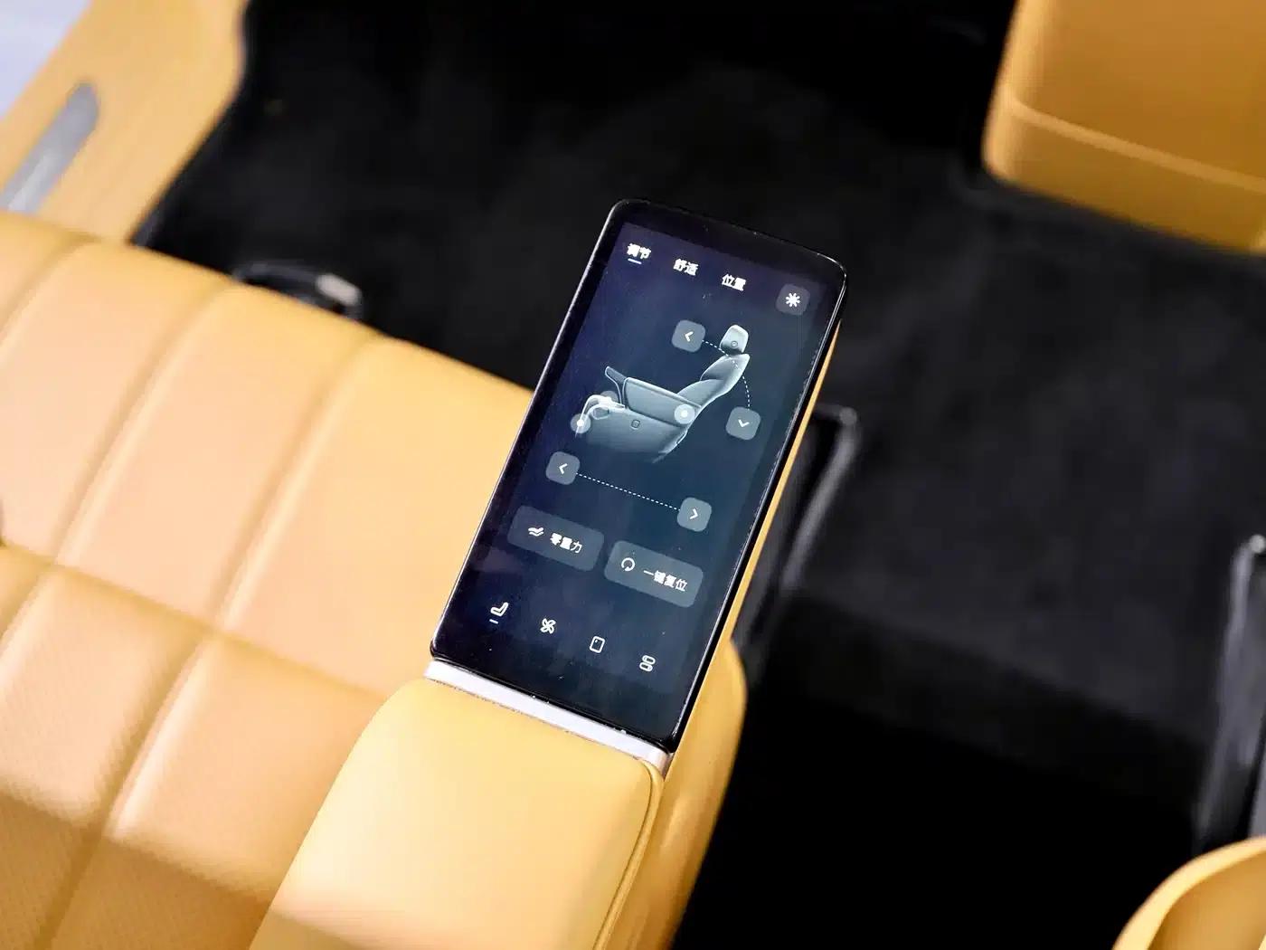 Voyah Dreamer 2025 PHEV AWD Flagship Kunpeng Edition — миниатюра 22