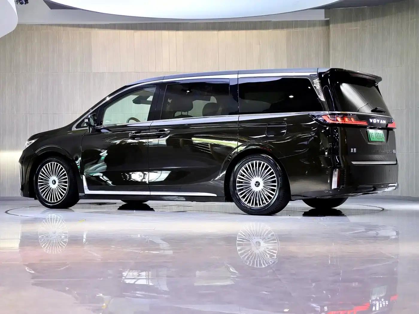 Voyah Dreamer 2025 PHEV AWD Flagship Kunpeng Edition — миниатюра 4