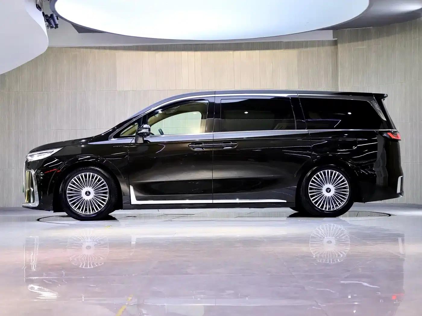 Voyah Dreamer 2025 PHEV AWD Flagship Kunpeng Edition — миниатюра 5