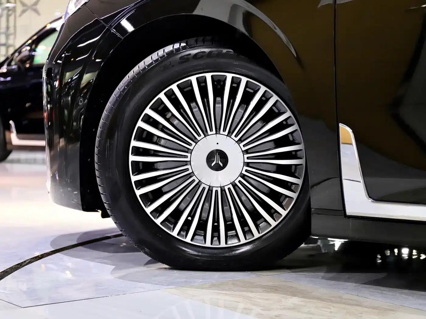Voyah Dreamer 2025 PHEV AWD Flagship Kunpeng Edition — миниатюра 8