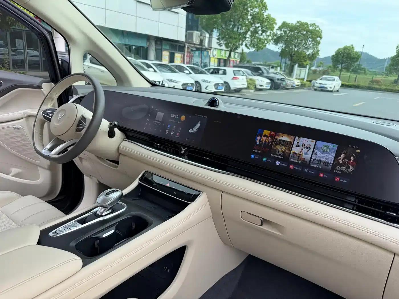 Voyah Dreamer 2022 Zero Carbon Edition with Smart Driving Package: 475km — миниатюра 16