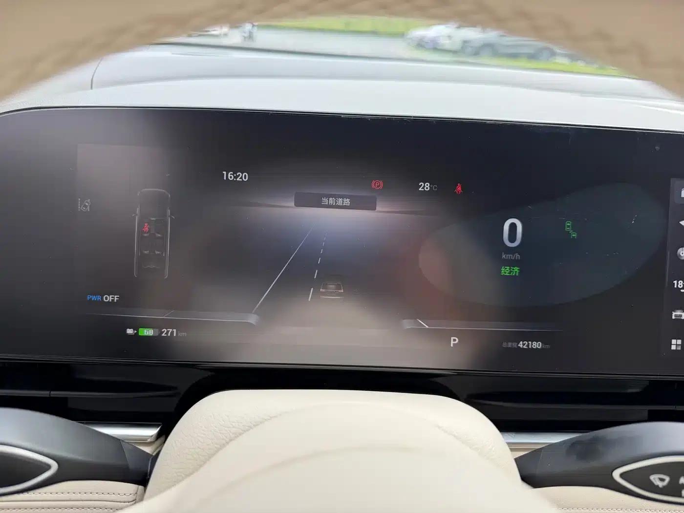 Voyah Dreamer 2022 Zero Carbon Edition with Smart Driving Package: 475km — миниатюра 21