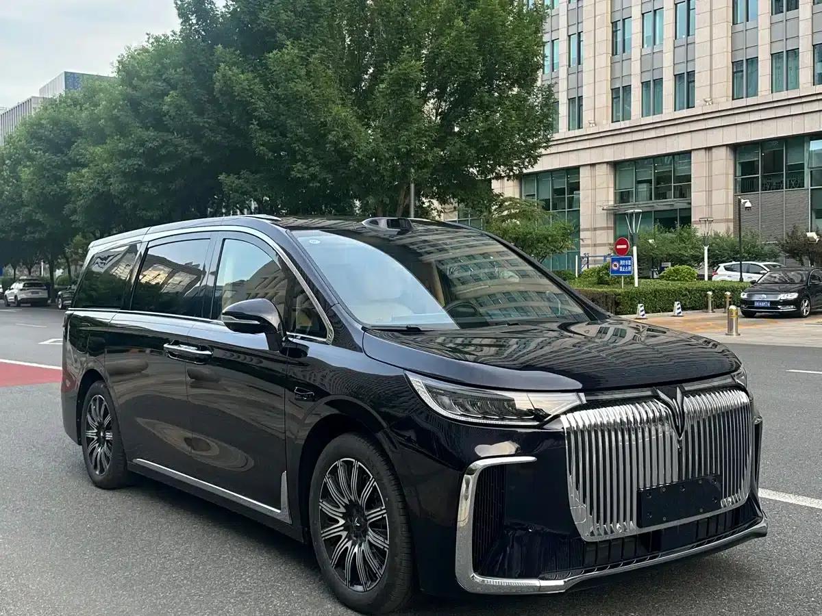 Voyah Dreamer 2025 EV 4WD Premium Qiankun Edition — миниатюра 3