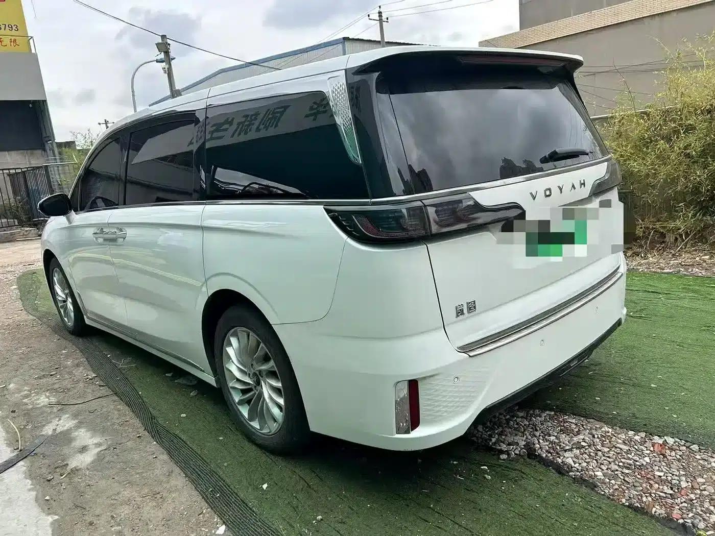 Voyah Dreamer 2022 Zero Carbon Edition (Home + Range Package): 605km — миниатюра 4