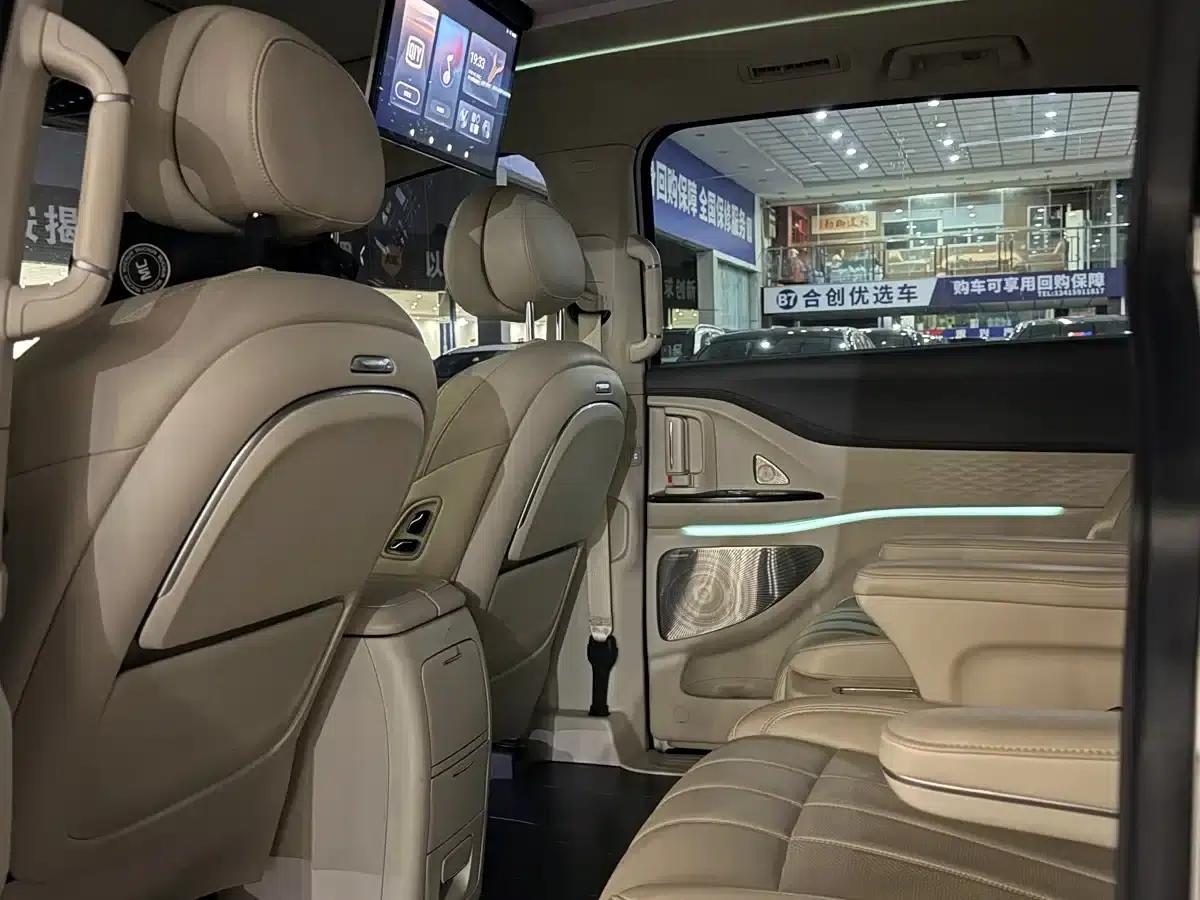 Voyah Dreamer 2024 PHEV Extended Range Premium Edition — миниатюра 6
