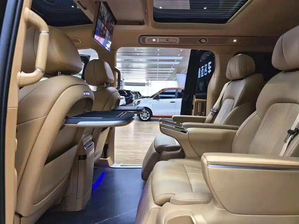 Voyah Dreamer 2025 PHEV 4WD Premium Kunpeng Edition — миниатюра 5