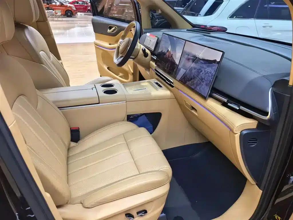 Voyah Dreamer 2025 PHEV 4WD Premium Kunpeng Edition — миниатюра 7