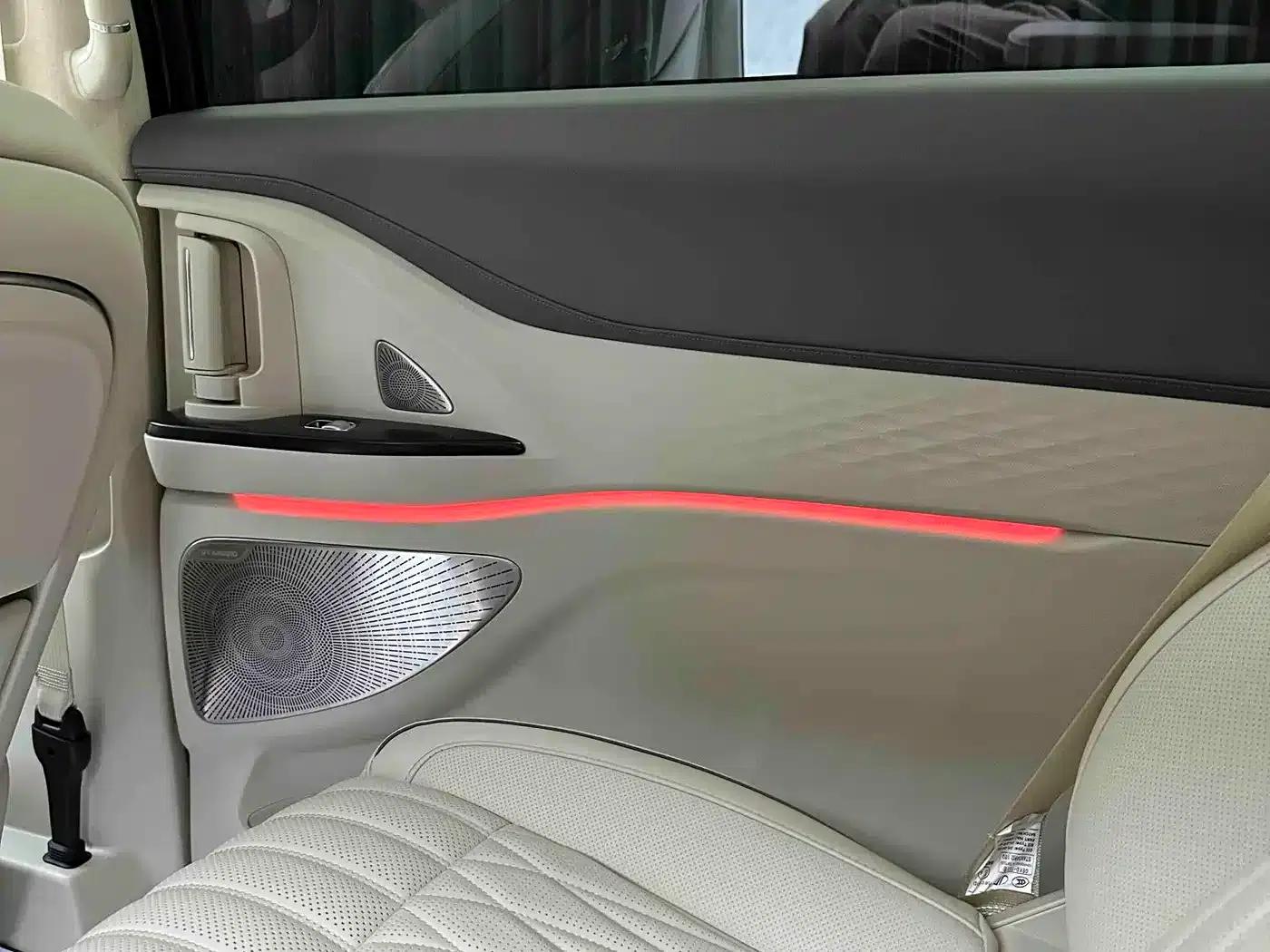 Voyah Dreamer 2024 PHEV Long Range Flagship Edition — миниатюра 14