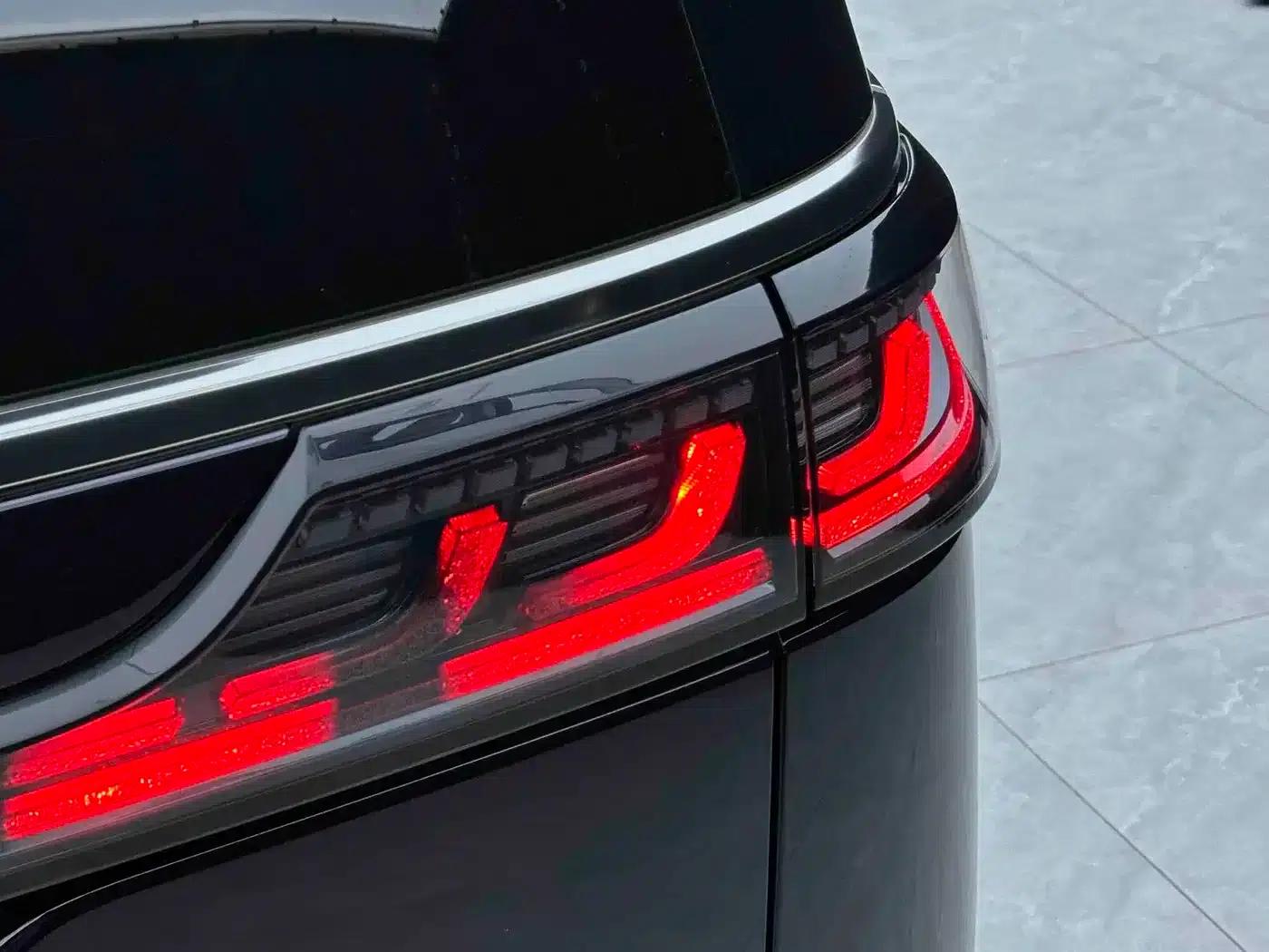 Voyah Dreamer 2024 PHEV Long Range Flagship Edition — миниатюра 17