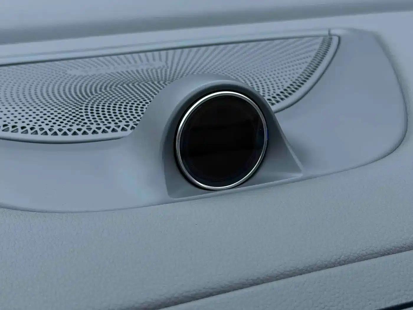 Voyah Dreamer 2024 PHEV Long Range Flagship Edition — миниатюра 5