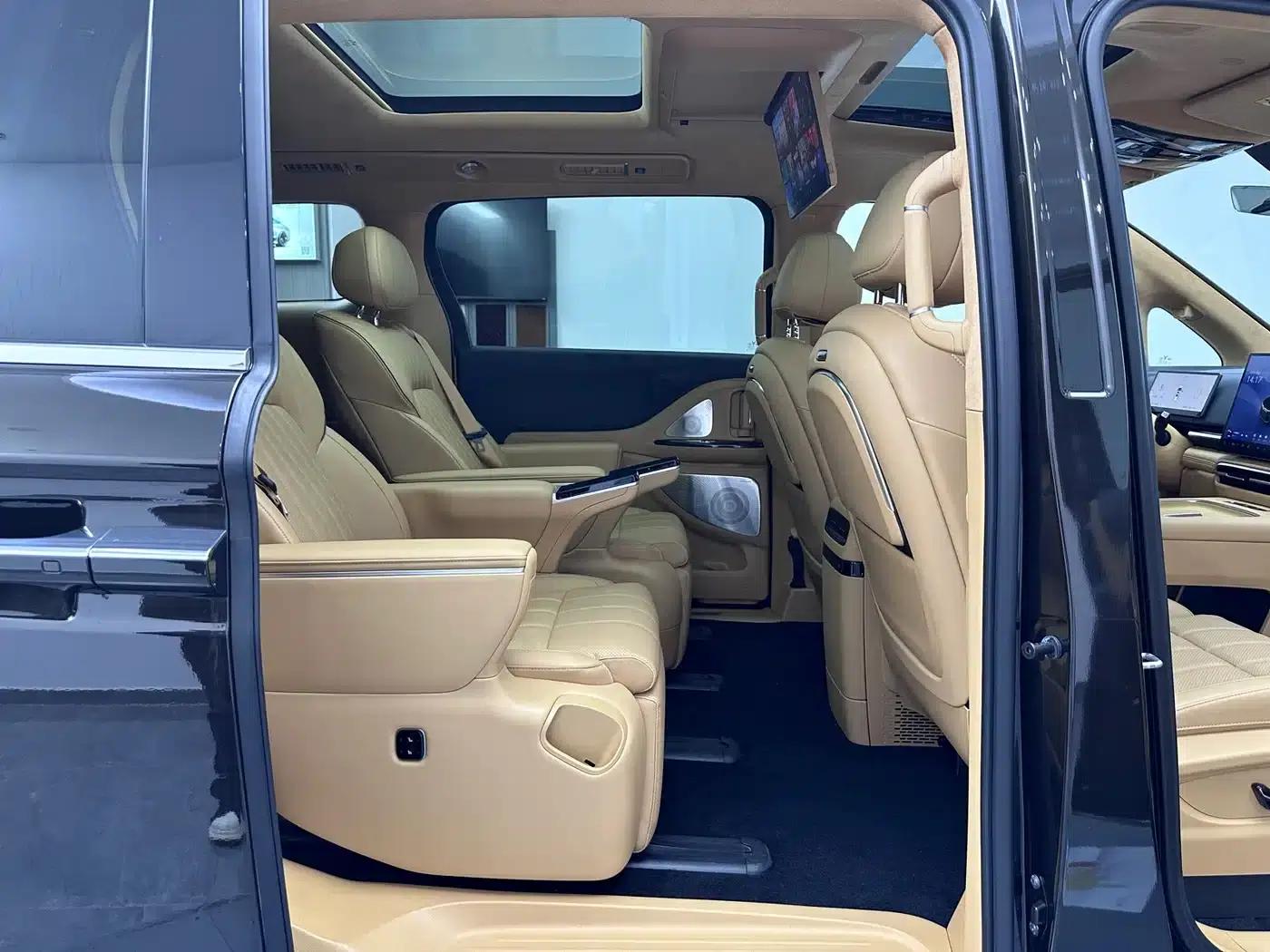 Voyah Dreamer 2025 PHEV AWD Flagship Kunpeng Edition — миниатюра 13