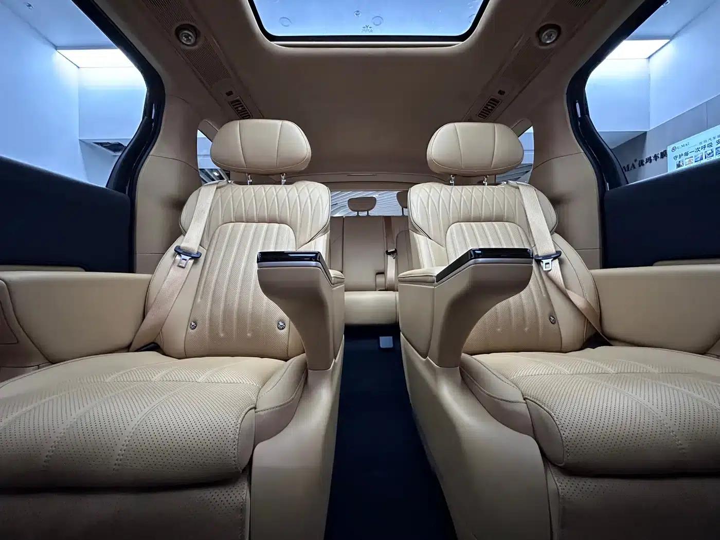 Voyah Dreamer 2025 PHEV AWD Flagship Kunpeng Edition — миниатюра 20