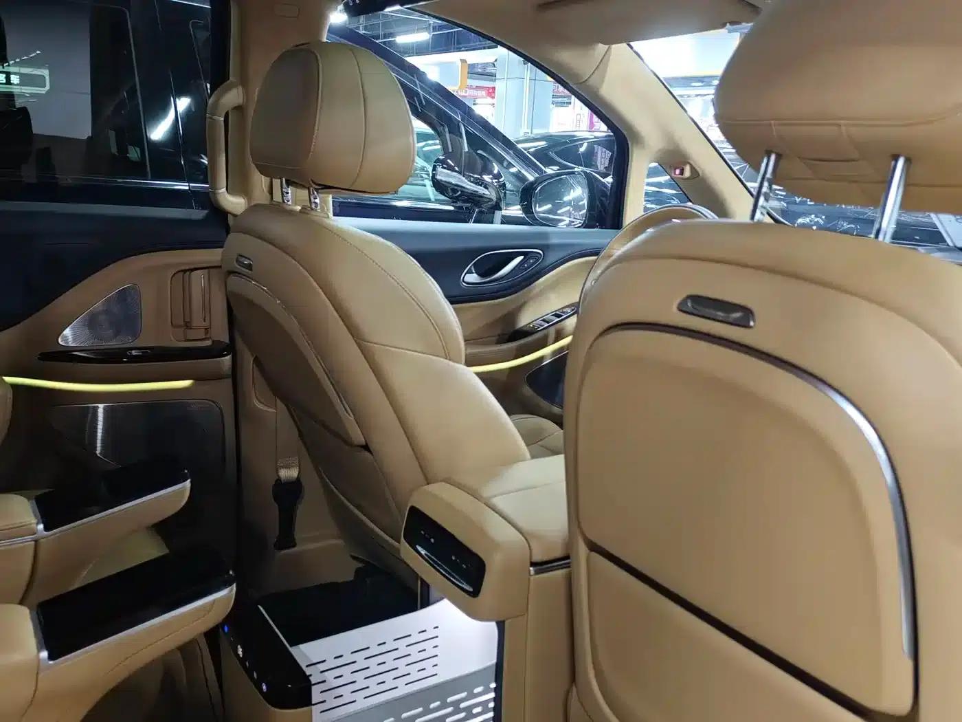 Voyah Dreamer 2025 PHEV AWD Flagship Kunpeng Edition — миниатюра 7