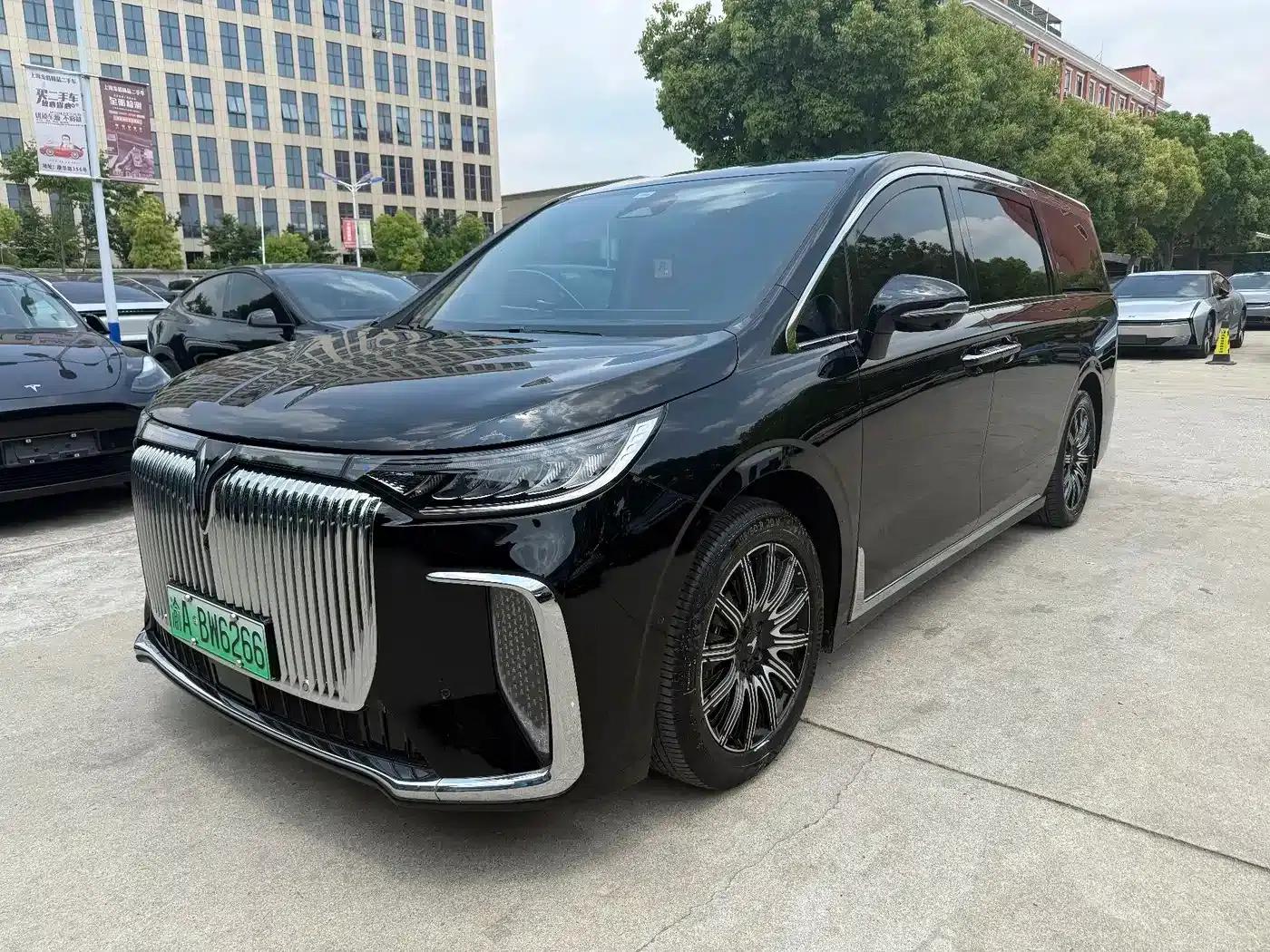 Voyah Dreamer 2025 EV AWD Superior Kunpeng Edition — миниатюра 2