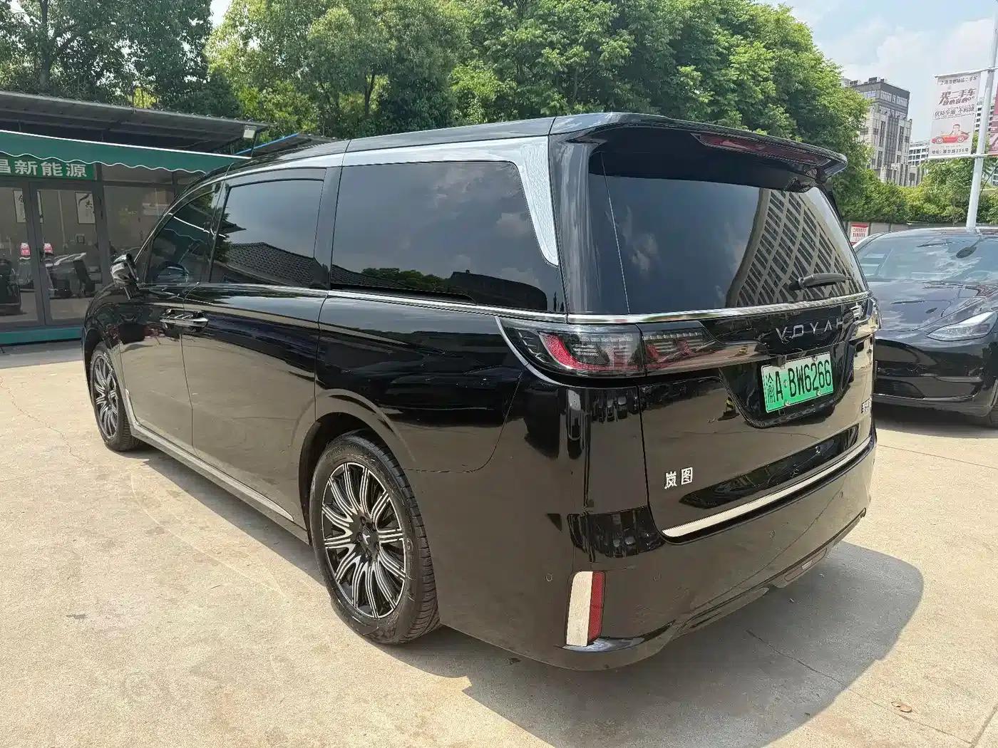 Voyah Dreamer 2025 EV AWD Superior Kunpeng Edition — миниатюра 8