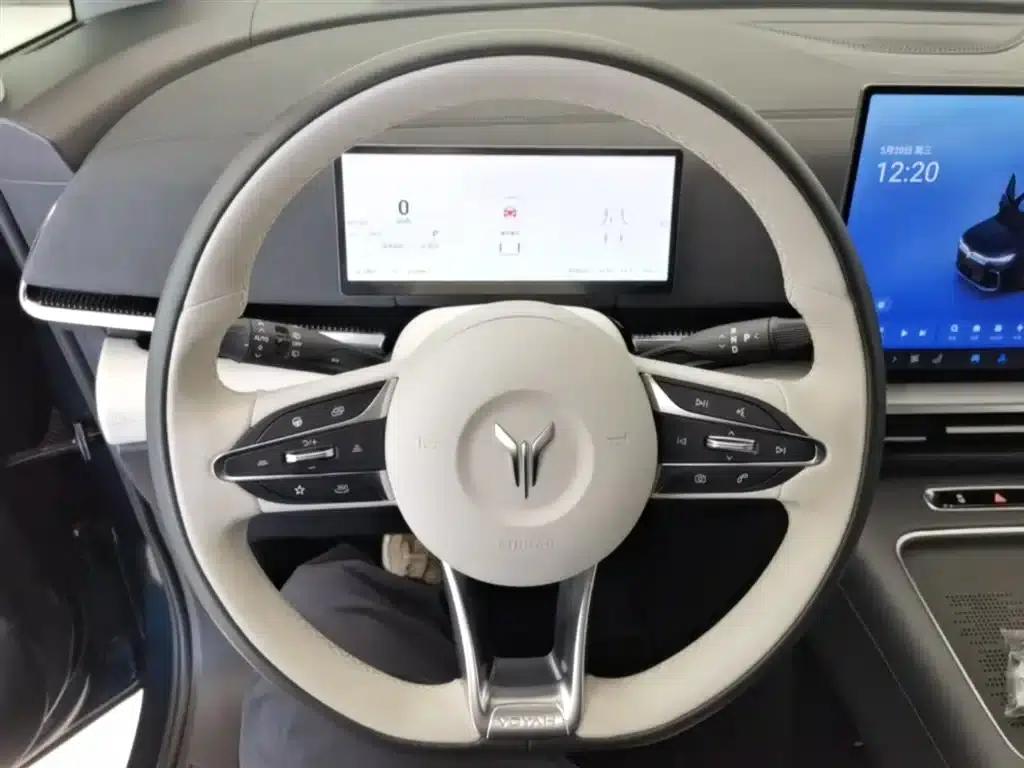 Voyah Dreamer 2025 PHEV AWD Flagship Kunpeng Edition — миниатюра 17