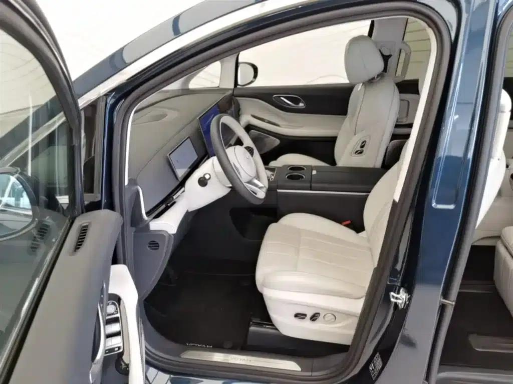 Voyah Dreamer 2025 PHEV AWD Flagship Kunpeng Edition — миниатюра 22