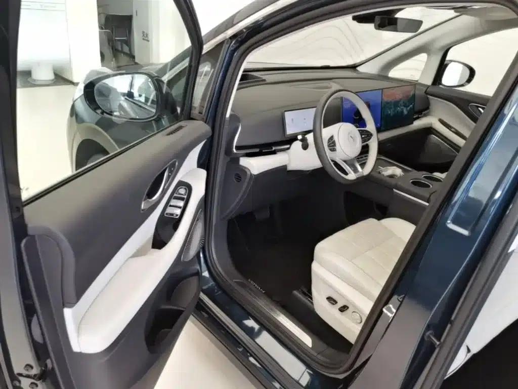 Voyah Dreamer 2025 PHEV AWD Flagship Kunpeng Edition — миниатюра 23