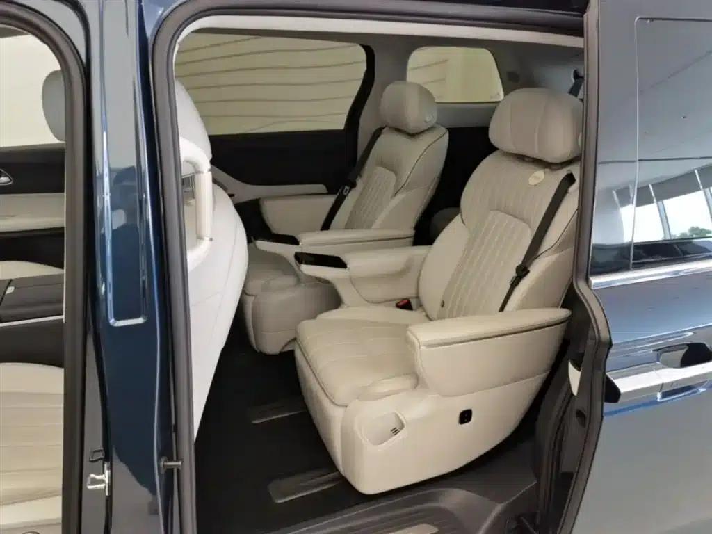 Voyah Dreamer 2025 PHEV AWD Flagship Kunpeng Edition — миниатюра 24