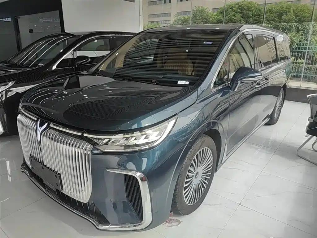 Voyah Dreamer 2025 PHEV AWD Flagship Kunpeng Edition — миниатюра 2