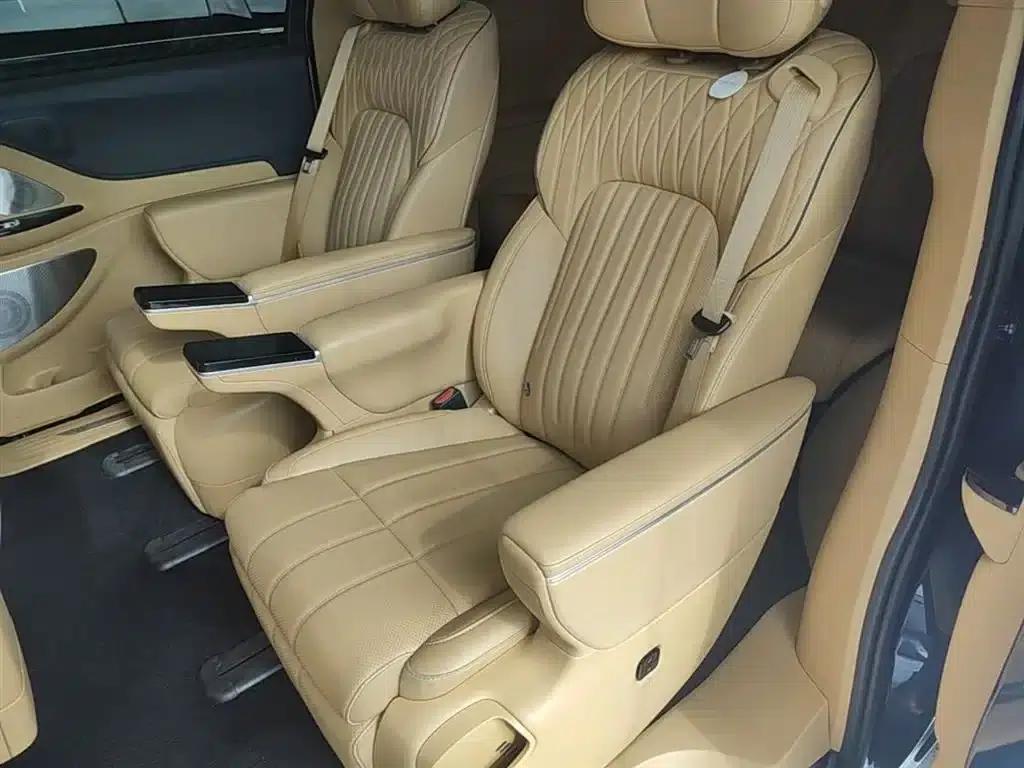 Voyah Dreamer 2025 PHEV AWD Flagship Kunpeng Edition — миниатюра 17