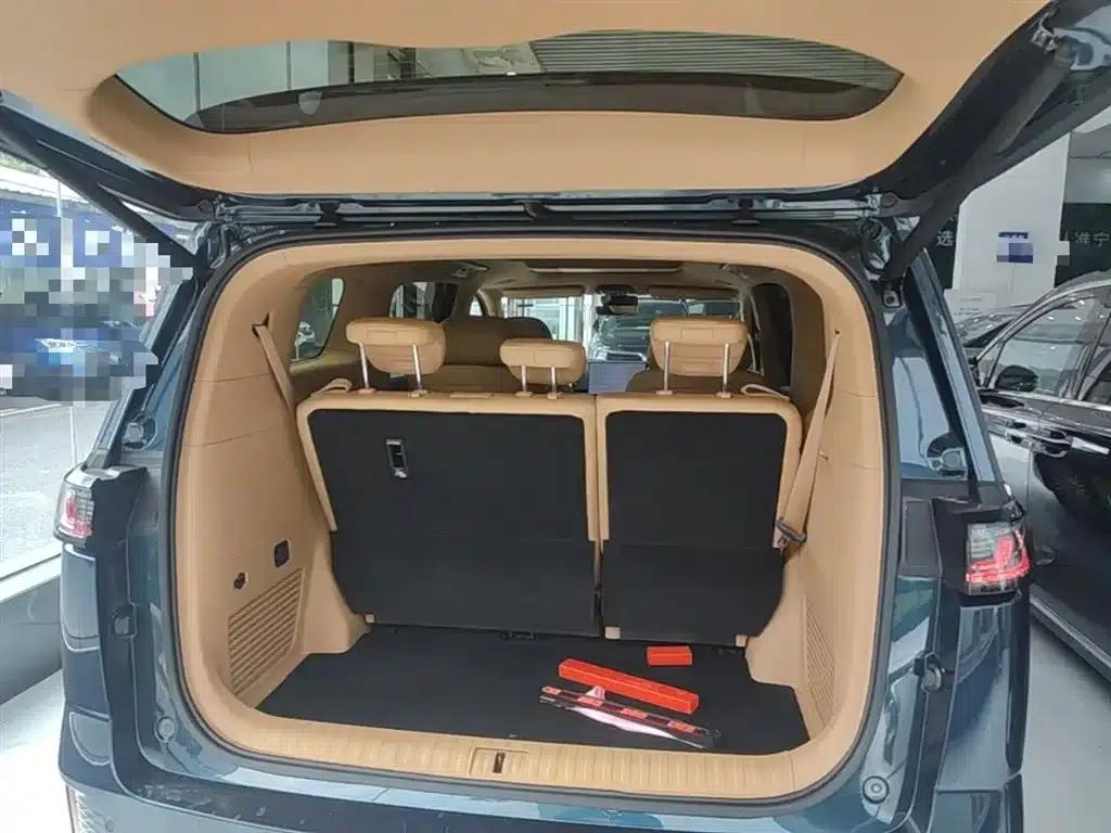 Voyah Dreamer 2025 PHEV AWD Flagship Kunpeng Edition — миниатюра 19