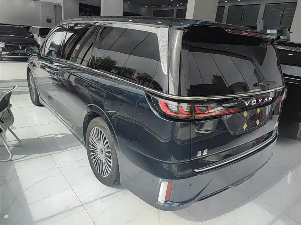 Voyah Dreamer 2025 PHEV AWD Flagship Kunpeng Edition — миниатюра 5