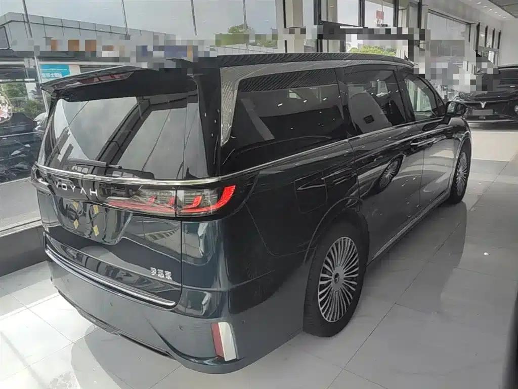 Voyah Dreamer 2025 PHEV AWD Flagship Kunpeng Edition — миниатюра 7