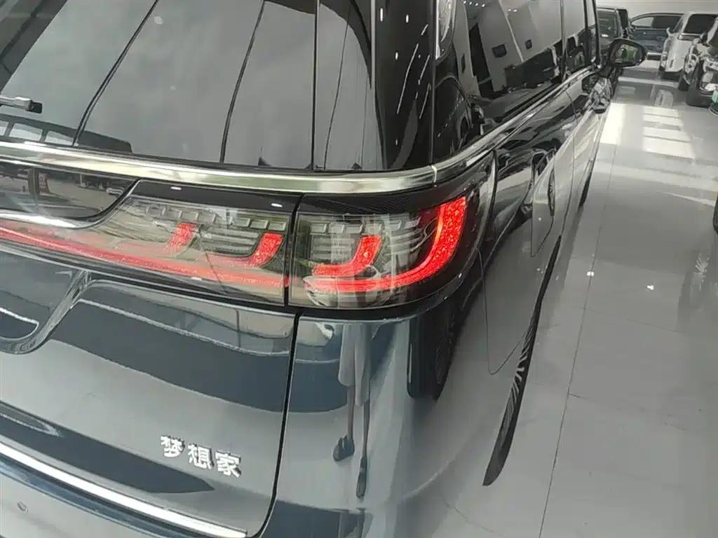 Voyah Dreamer 2025 PHEV AWD Flagship Kunpeng Edition — миниатюра 8