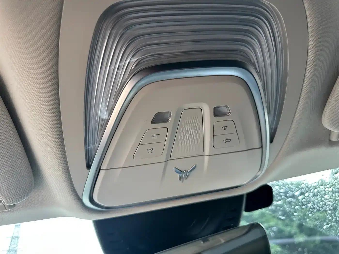 Voyah FREE 2021 AWD Standard Range Extender Exclusive Luxury Package — миниатюра 15
