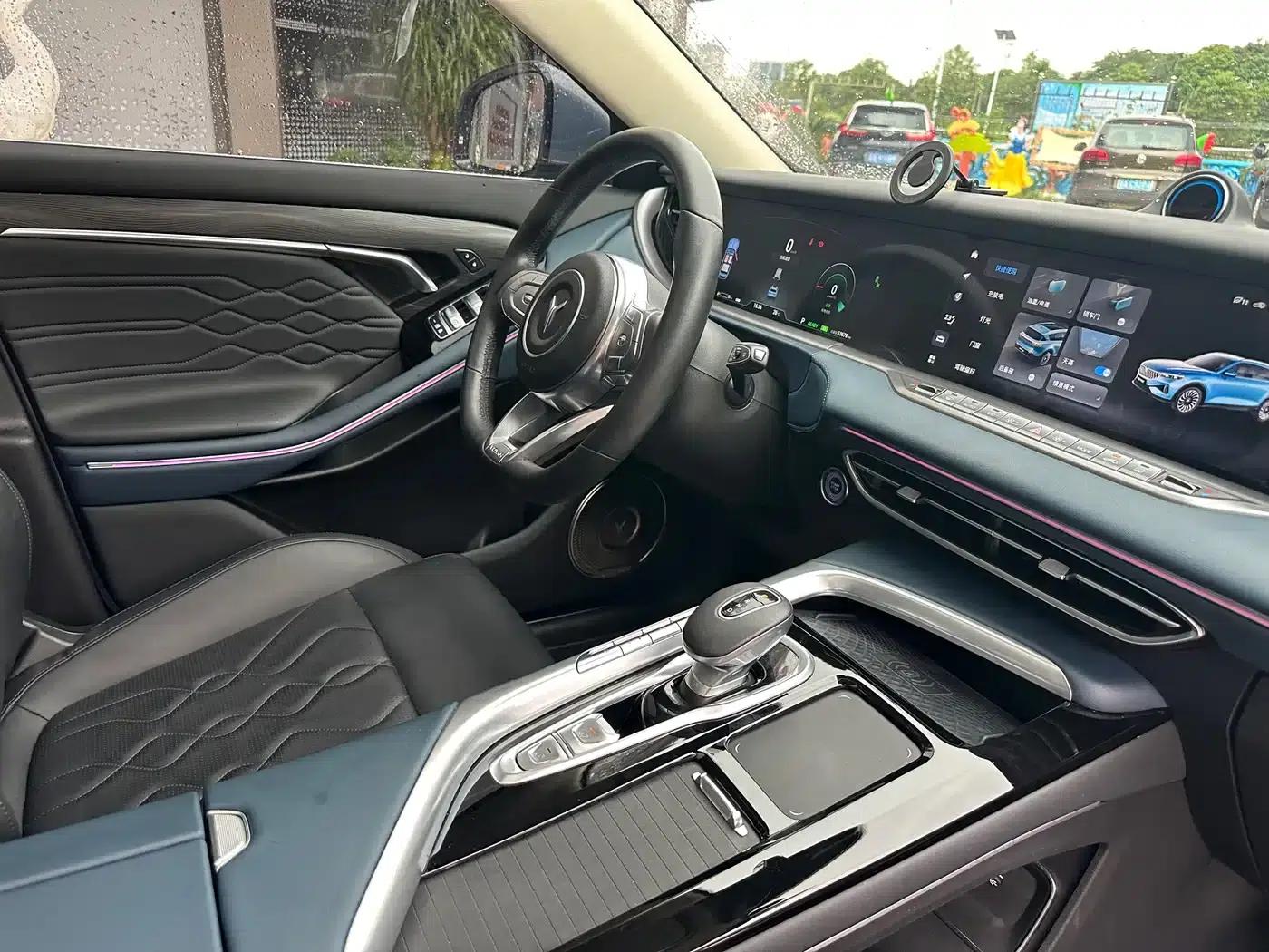 Voyah FREE 2021 AWD Standard Range Extender Exclusive Luxury Package — миниатюра 16