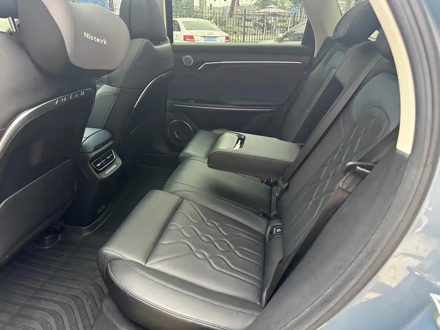 Voyah FREE 2021 AWD Standard Range Extender Exclusive Luxury Package — миниатюра 25
