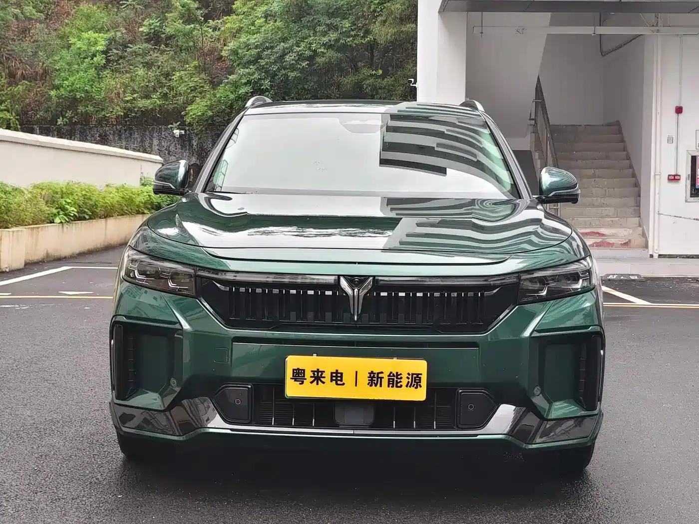 Voyah Free 2024 Model - Extended Range Intelligent Driving Edition — миниатюра 2
