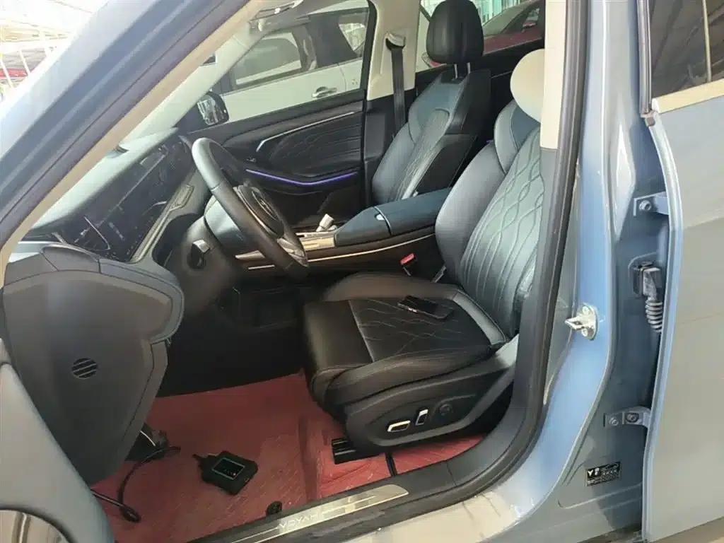 Voyah FREE 2021 AWD Standard Range Extender Exclusive Luxury Package — миниатюра 15
