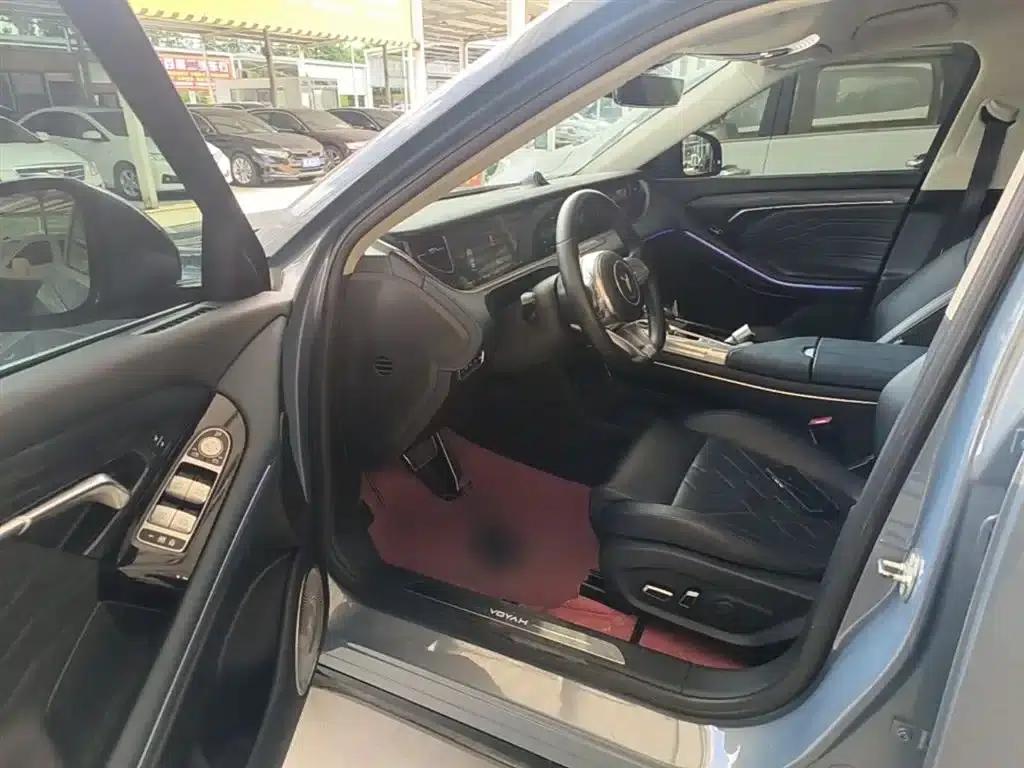 Voyah FREE 2021 AWD Standard Range Extender Exclusive Luxury Package — миниатюра 16