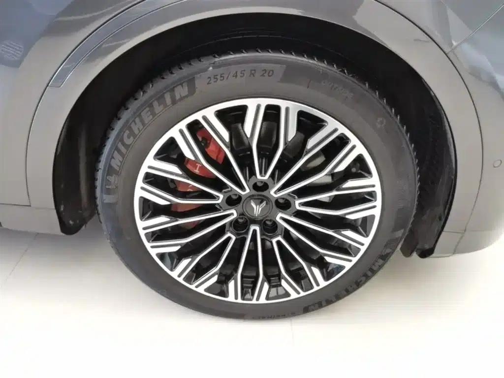 Voyah Free 2025 Free+ 4WD Qiankun Edition — миниатюра 14