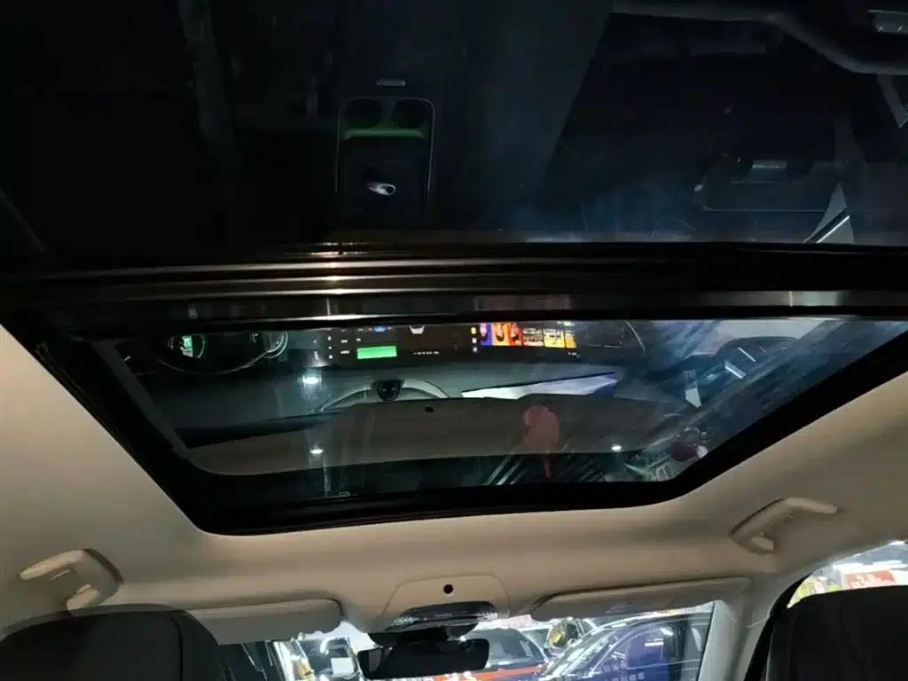 Voyah Free 2024 Model - Extended Range Intelligent Driving Edition — миниатюра 18