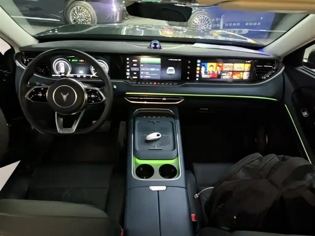 Voyah Free 2024 Model - Extended Range Intelligent Driving Edition — миниатюра 10