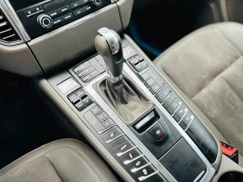 Porsche Macan 2017 Macan S 3.0T — миниатюра 14