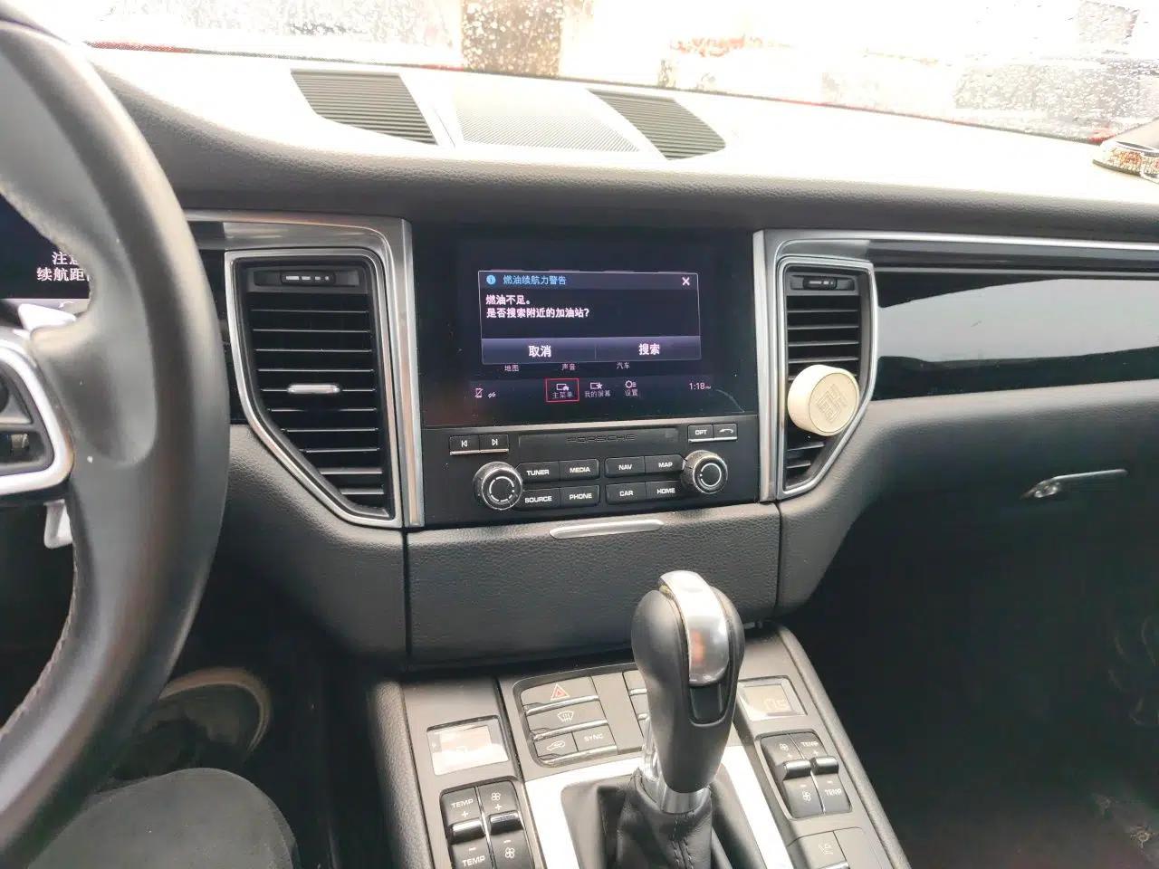 Porsche Macan 2017 Macan S 3.0T — миниатюра 14