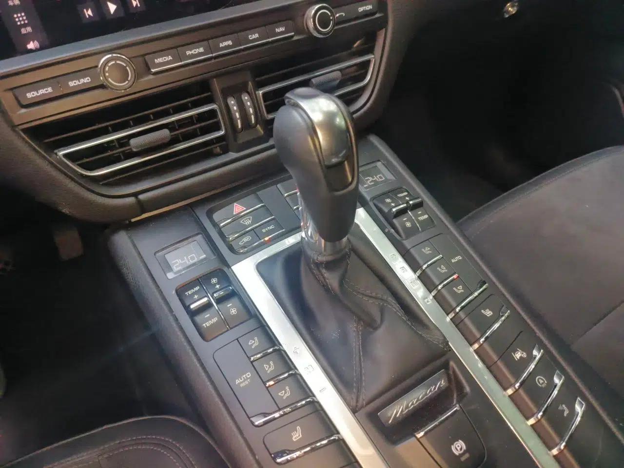 Porsche Macan 2018 Macan 2.0T — миниатюра 15