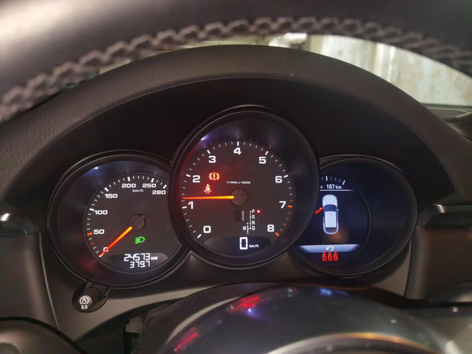Porsche Macan 2021 Macan 2.0T — миниатюра 12