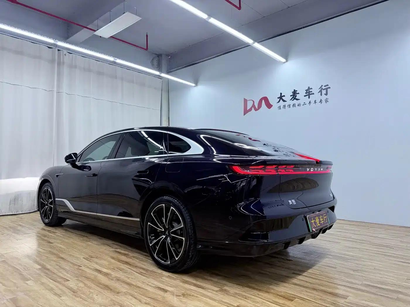 Voyah Chasing the Light 2024 PHEV AWD Long Range Flagship Edition — миниатюра 7